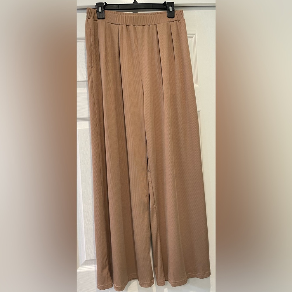 CIDER PETITE SOLID ELASTIC WAIST WIDE LEG PANTS - Picture 3 of 14